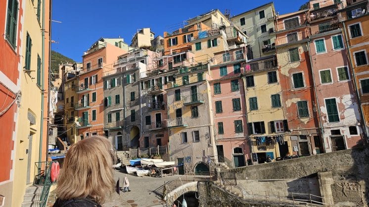 cinque terre riomaggiore