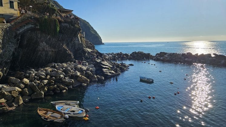 cinque terre riomaggiore