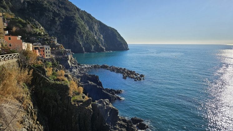 cinque terre riomaggiore
