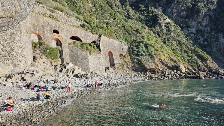 cinque terre riomaggiore