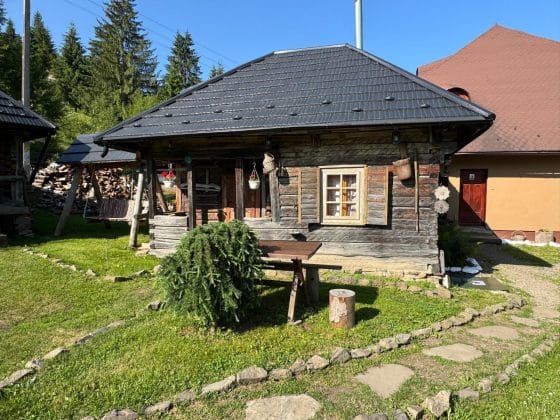 pensiunea satul bucovinean