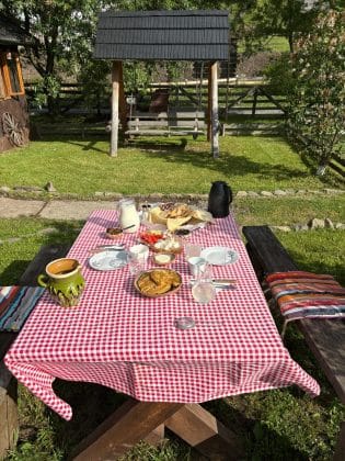 pensiunea satul bucovinean