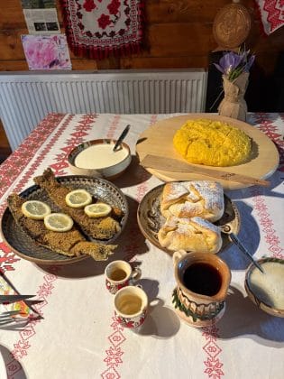 pensiunea satul bucovinean