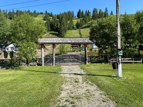 pensiunea satul bucovinean