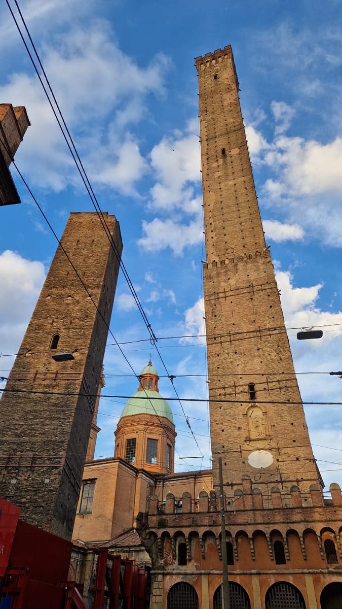 due torri bologna